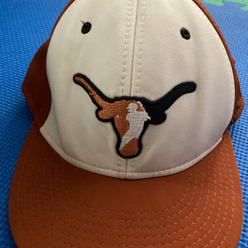 Under Armour Texas Longhorns baseball cap, orange size medium